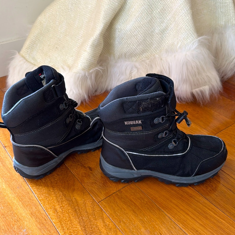 Kodiak black boots Water proof Super nice!